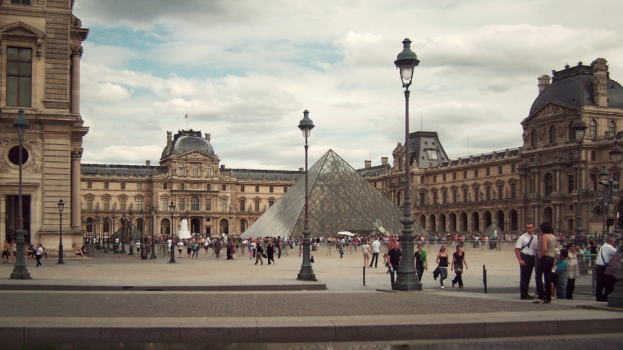 A Paris Street Art Festival Celebrates Urban Creativity Loudly